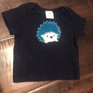 Hanna Andersson hedgehog tee shirt‎ 60